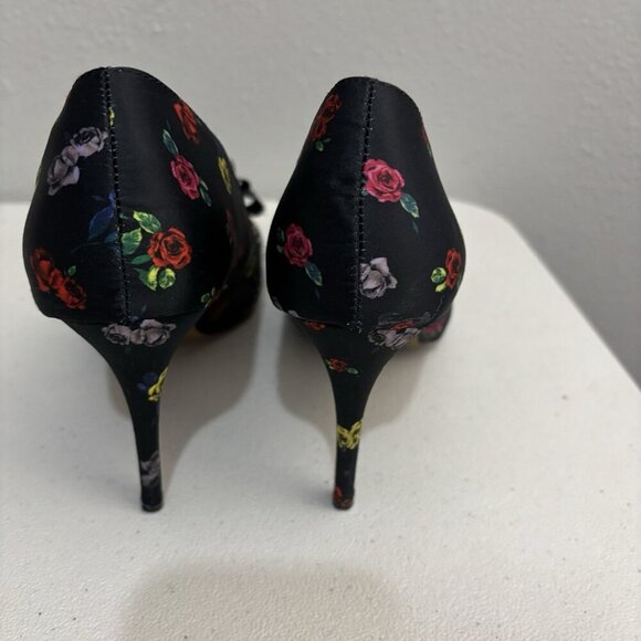 Betsey Johnson Bret Womens Classic Heel Pumps Slim Heel Black Floral Bow 8.5 Sz - Picture 5 of 8